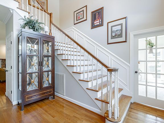 5th image of 6214 Saint Andrews Way