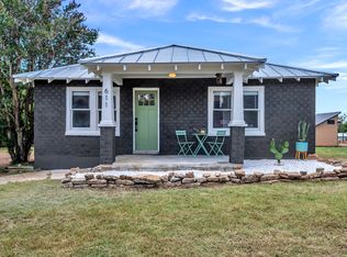 611 E Wallace St, Llano, TX 78643