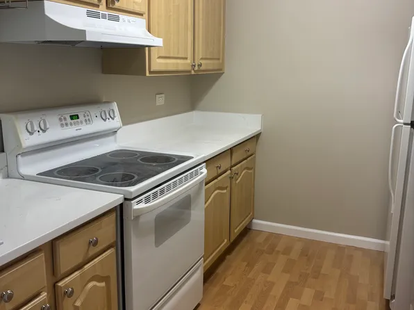 1440 Stonebridge Cir APT J7, Wheaton, IL 60189