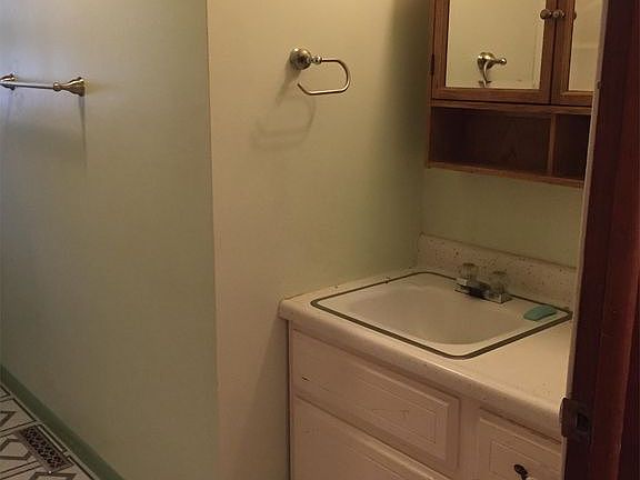 2nd image of 1096 Louis Dr
