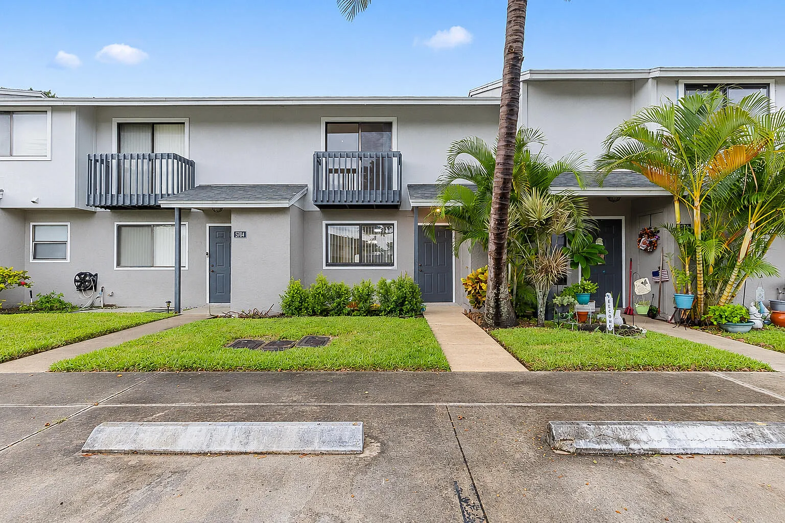 2 bed, 2.5 bath, 1234 sqft, $2,250 — Photo 1