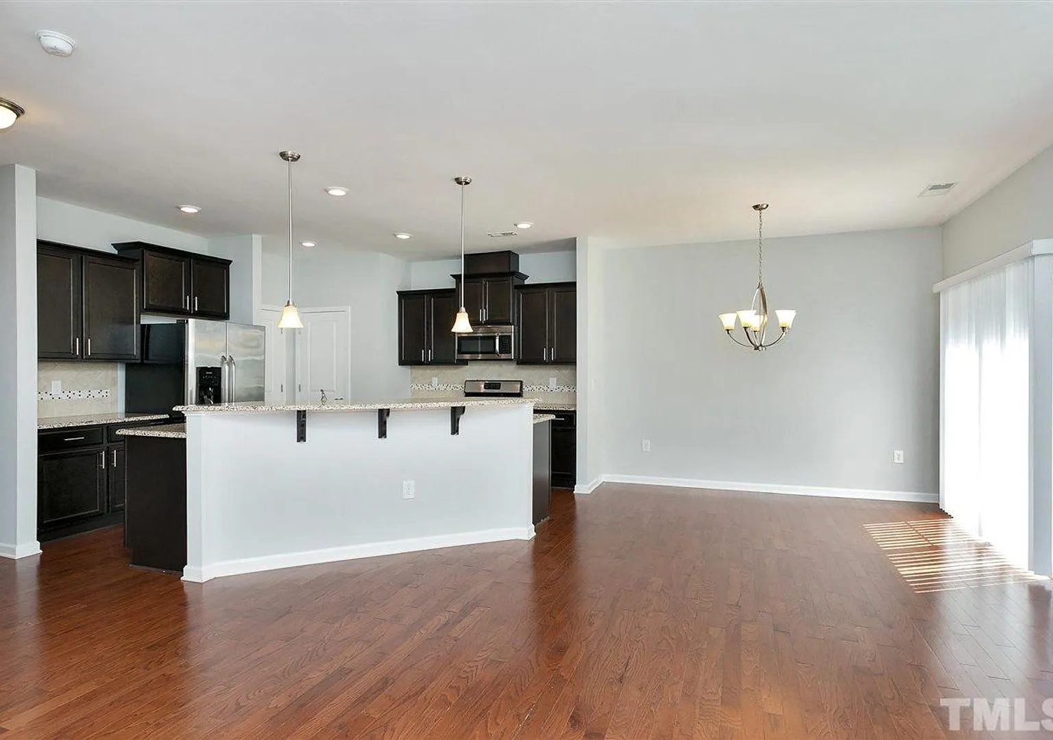 3 Bedroom 2.5 Bathroom Townhome Home w/ Open Floorplan and a 2 car Garage in the heart of Morrisv... — Photo 4