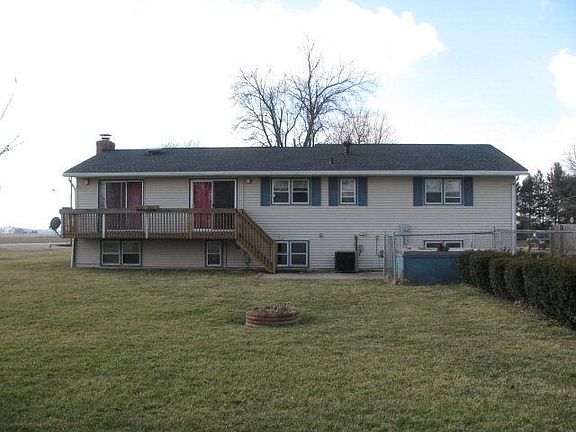 3rd image of 3015 Oak Dr