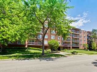 8000 W Foster Ln APT 210, Niles, IL 60714