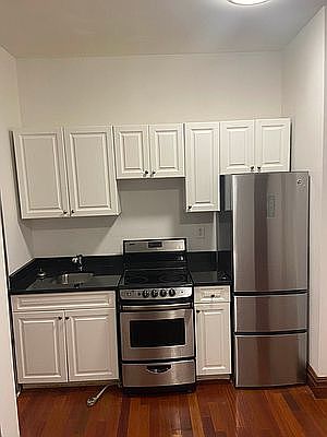 2nd image of 1261 Park Ave