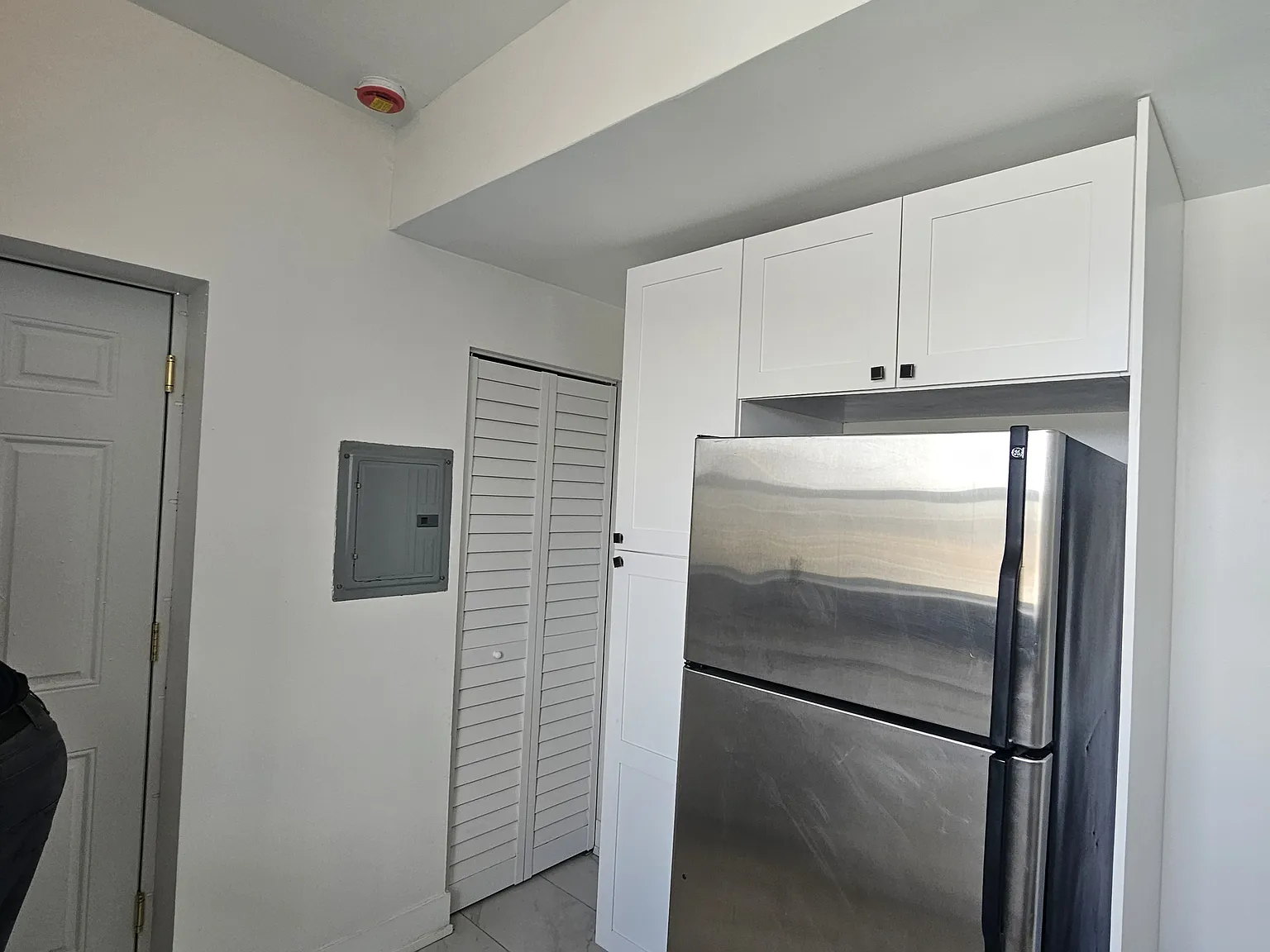 3 bed, 1000 sqft, $1,850 — Photo 2