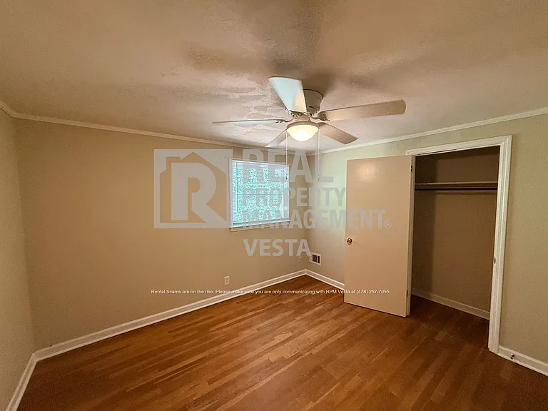 1933 Deerwood Pl — Photo 14