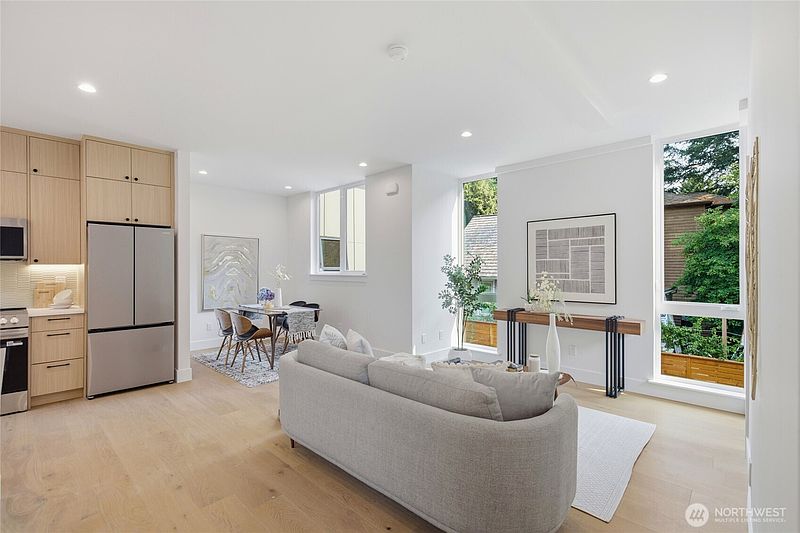 3rd image of 7533 31st Avenue NE #B