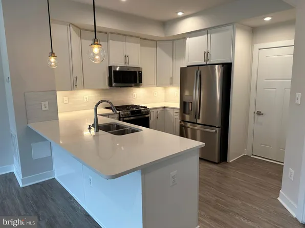 14047 Sunrise Valley Dr Unit 7N, Herndon, VA 20171