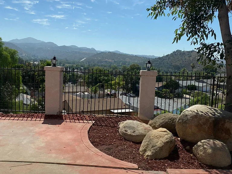 14713 Helen Park Ln — Photo 6
