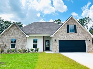 13460 Swan Ridge Cir, Gulfport, MS 39503