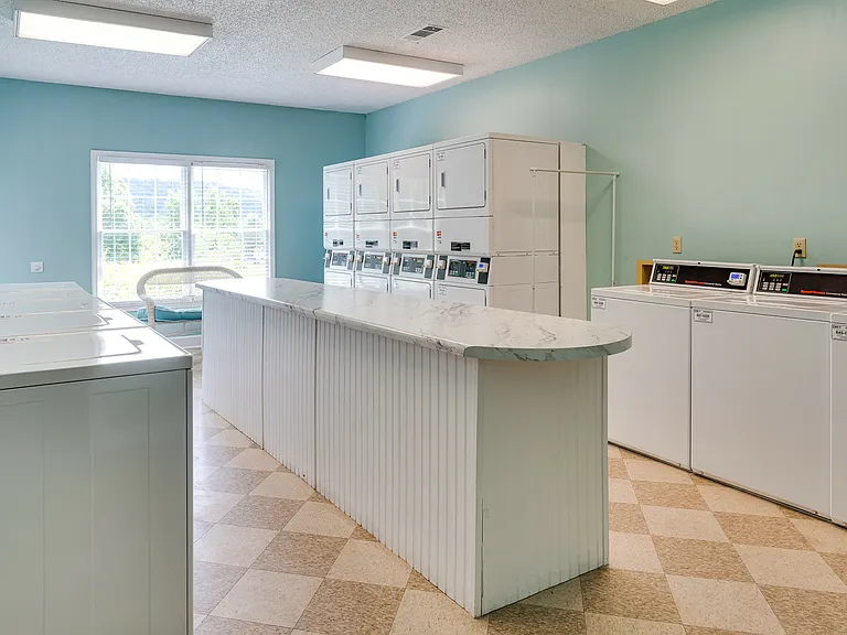 Park Canyon Apartments — Photo 29