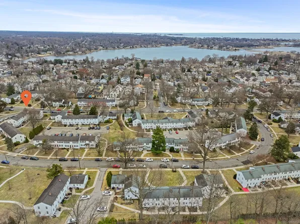 208 Sylvan Knoll Road, Stamford, CT 06902