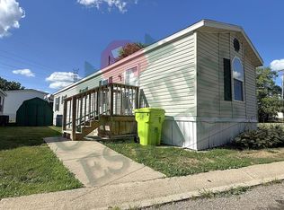 4 Woodland Pl, Northville, MI 48167