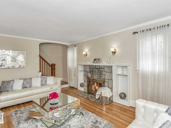 2nd image of 65 Phipps Ave