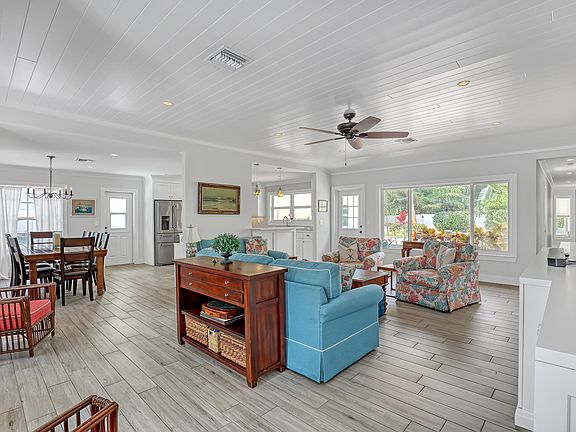 4th image of 219 Claremont Lane