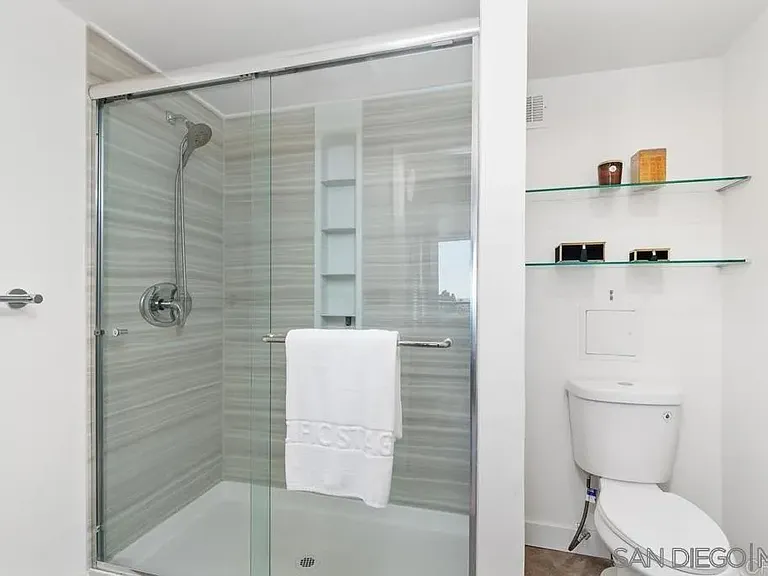 2500 Torrey Pines Rd #402 — Photo 4