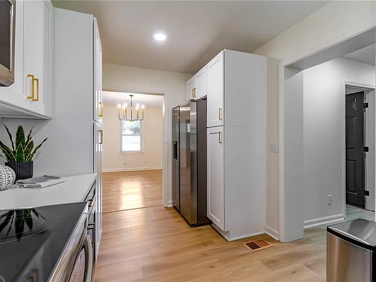 2093 Wildrose Dr — Photo 9
