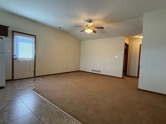 2nd image of 528 Grainfield St