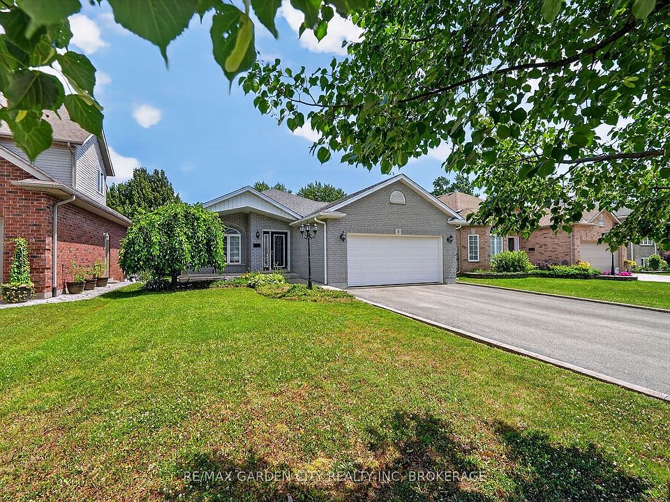 1st image of 5 Green Pointe Dr