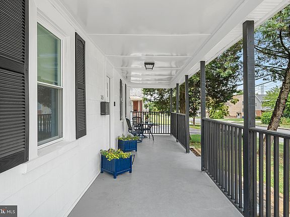 4th image of 105 W North Ln