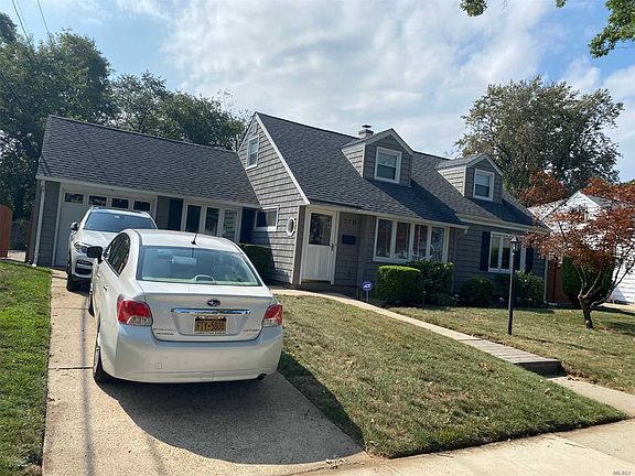 2nd image of 770 Wyngate Dr E