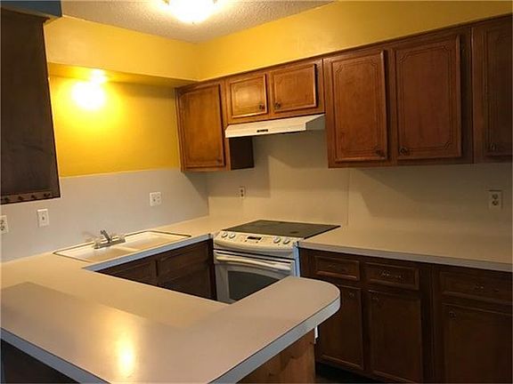 3rd image of 2574 Marilee Ln APT 30