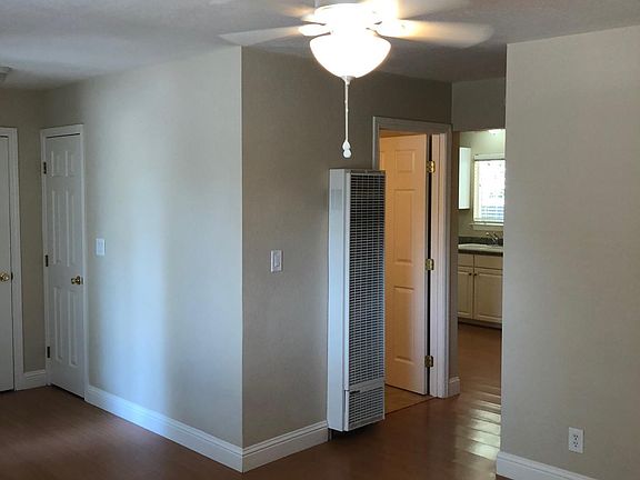 4th image of 906 Dainty Ave APT 14