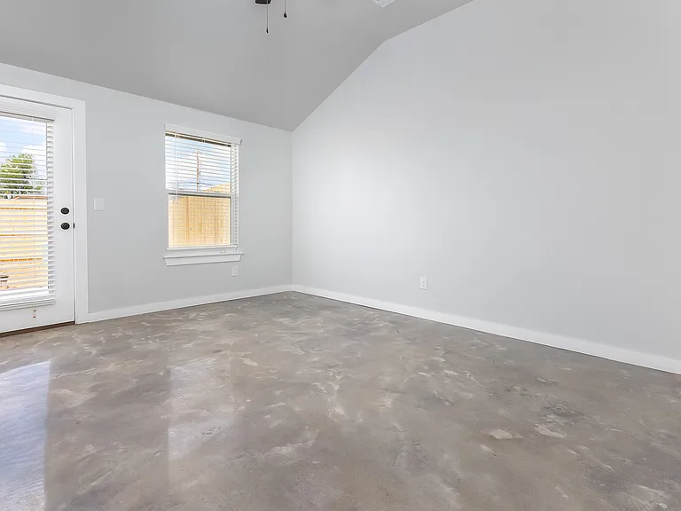 2324 SW 90th Pl — Photo 7