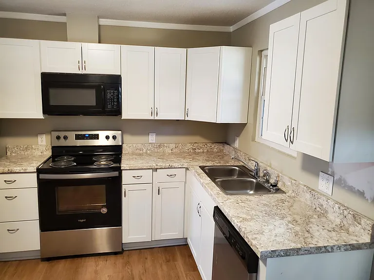 1102 Scottie Ln — Photo 4