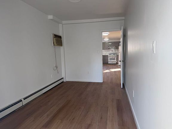 4th image of 8746 19th Ave APT 2