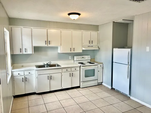 1885 Crystal Lake Dr N, 1885 Crystal Lake Dr N #7, Lakeland, FL 33801