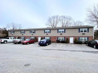 6 Peggy Ln, East Lyme, CT 06333