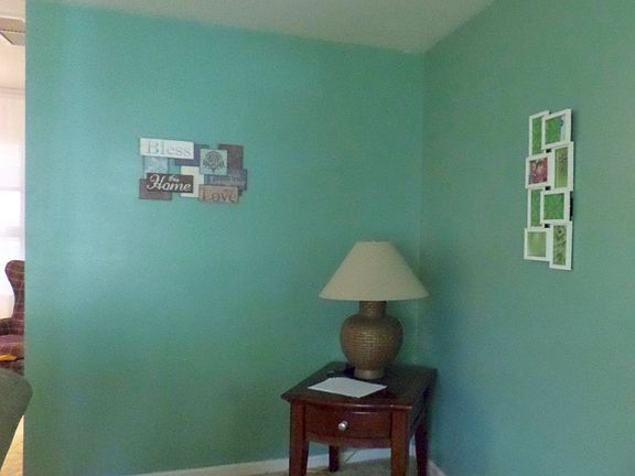 5th image of 608 Poinsettia Ave
