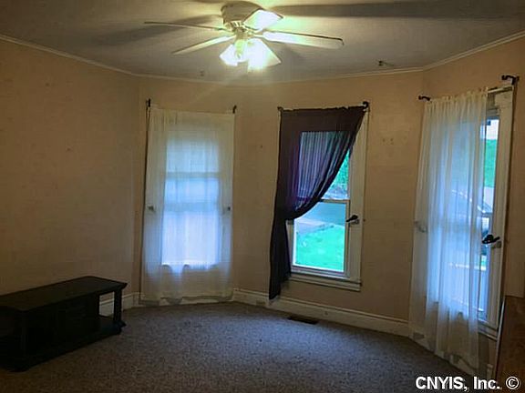 3rd image of 219 Lamont Ave