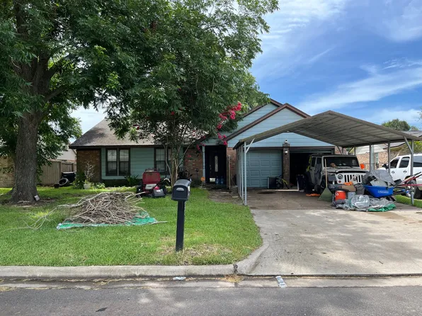 330 Coventry Ln, Alvin, TX 77511
