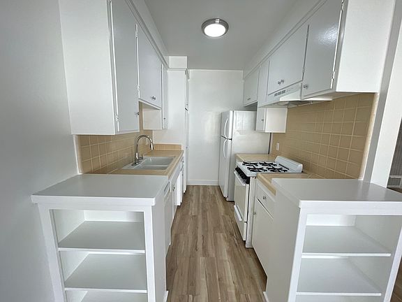 4th image of 12545 Pacific Ave #8