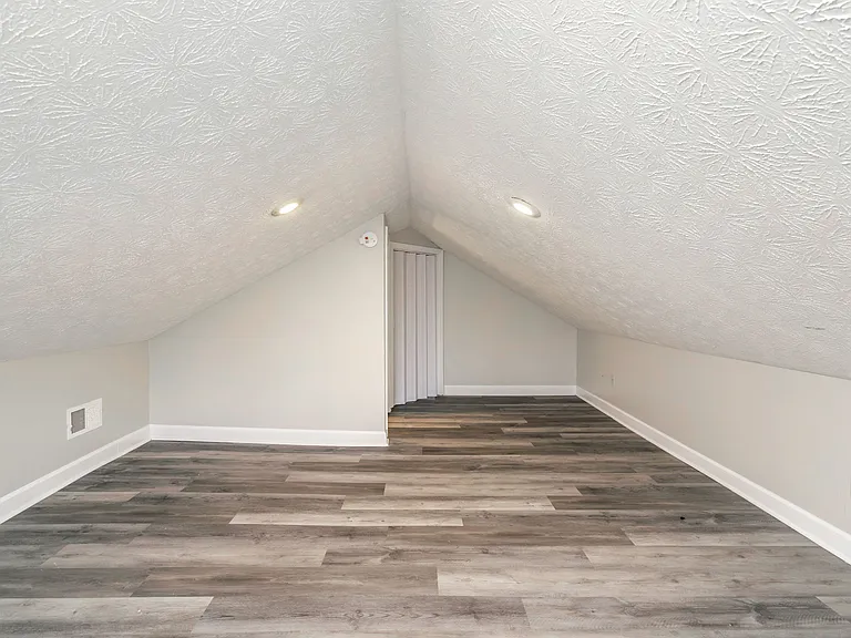 9907 Donovan Ln — Photo 18