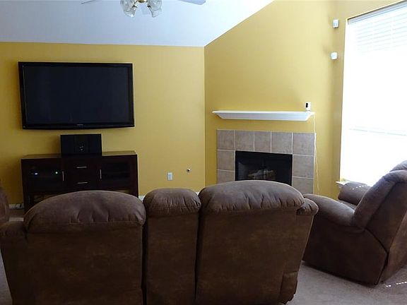 5th image of 4019 Camelia Glen Ln