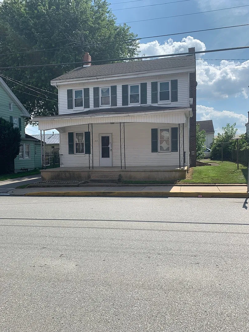 1st Floor Apartment in East Prospect Borough-Eastern SD — Photo 4