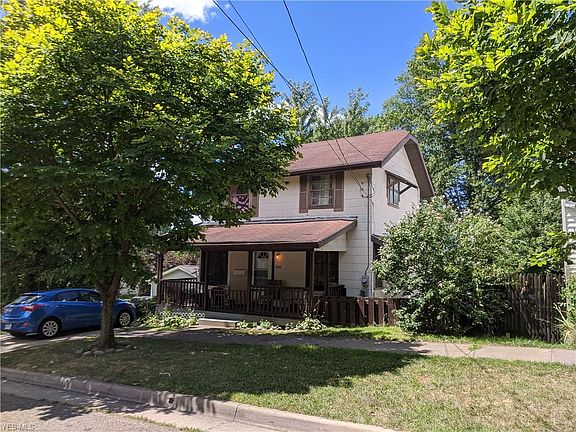 2nd image of 408 Pioneer St
