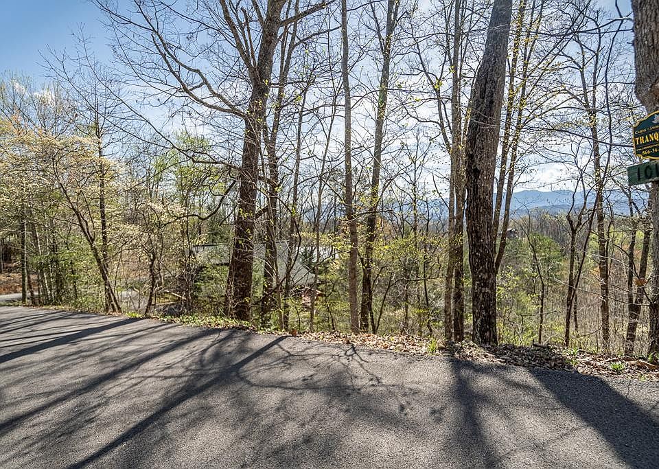 1st image of 19 Vista Dr