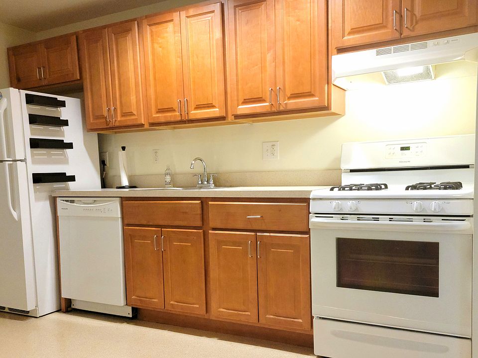 2nd image of 1600 Church Rd APT B1