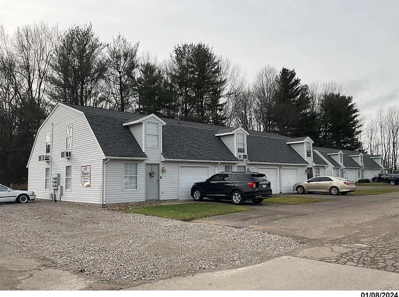 2 bed, 1.5 bath, 900 sqft, $980 — Photo 3