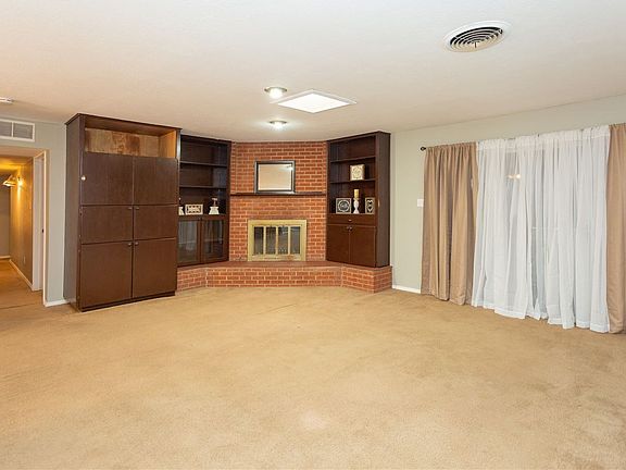 5th image of 1005 Avenida Manana