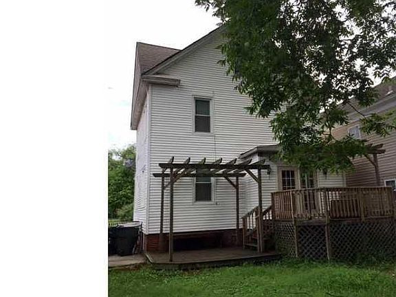 2nd image of 207 Poplar Ave