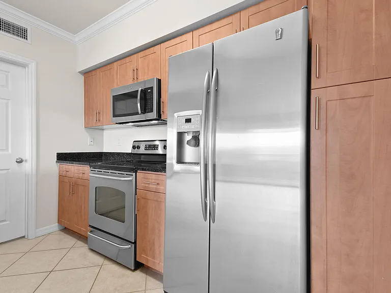 6556 Emerald Dunes Dr #302 — Photo 8