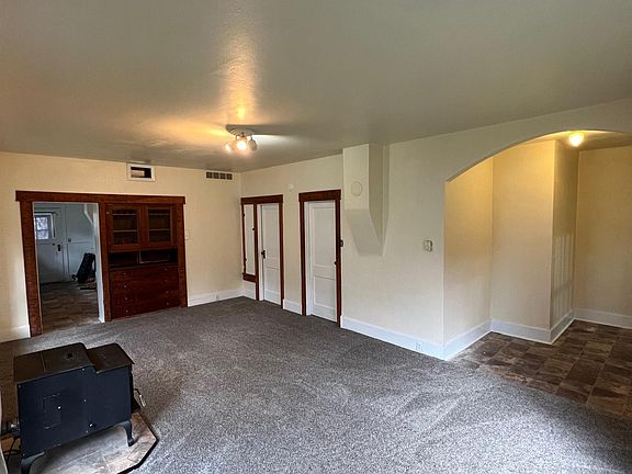 5th image of 230 E St