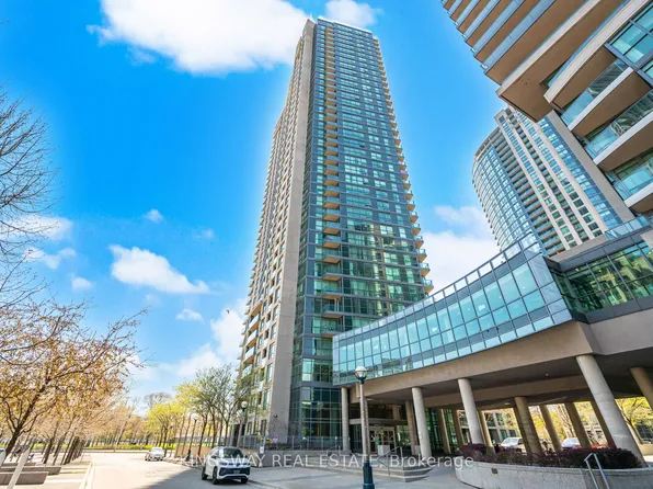 215 Fort York Blvd #3211, Toronto, ON M5V 4A2