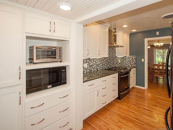 4th image of 523 S Allegheny Ave